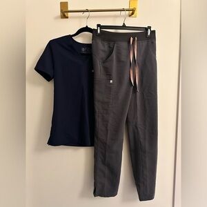 FIGS BUNDLE BLUE XS top and XXS gray bottom